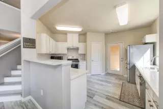 Photo #4: 221084582 Listing