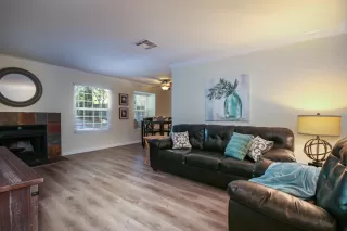 Photo #4: 221084778 Listing 