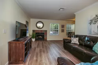 Photo #5: 221084778 Listing 