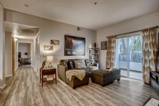 Photo #2: 221085676 Listing 