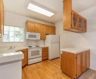 Photo #2: 221086284 Listing 