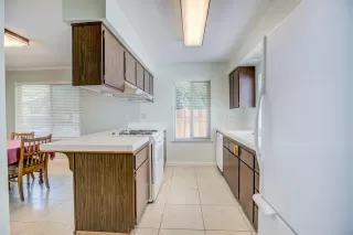 Photo #4: 221086348 Listing