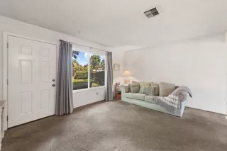 Photo #4: 221086384 Listing