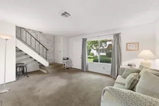 Photo #5: 221086384 Listing