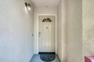 Photo #2: 221086851 Listing