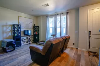 Photo #2: 221086957 Listing