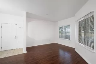 Photo #2: 221087863 Listing