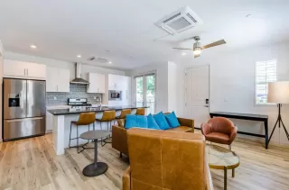 Photo #5: 221087994 Listing