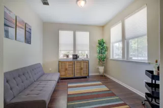 Photo #6: 221088417 Listing 