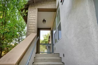 Photo #2: 221088760 Listing