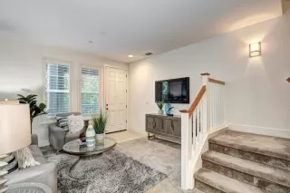 Photo #4: 221088760 Listing