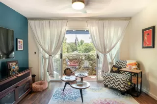 Photo #1: 221088776 Listing 