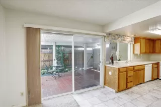 Photo #5: 221089103 Listing