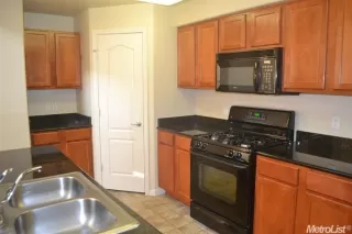 Photo #3: 221089160 Listing 