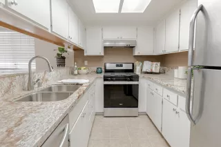 Photo #6: 221089728 Listing