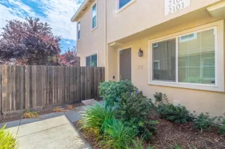 Photo #2: 221089994 Listing