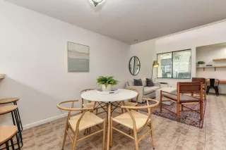 Photo #2: 221090618 Listing