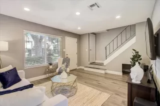 Photo #2: 221090923 Listing