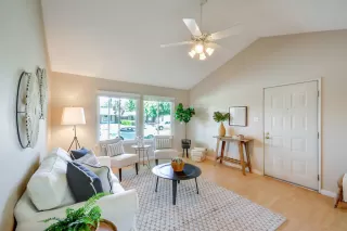 Photo #5: 221091350 Listing