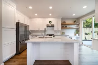 Photo #4: 221092159 Listing