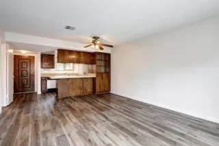 Photo #3: 221092398 Listing