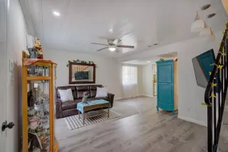 Photo #5: 221092824 Listing 