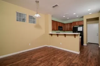 Photo #5: 221093357 Listing 