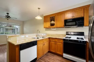 Photo #4: 221095022 Listing