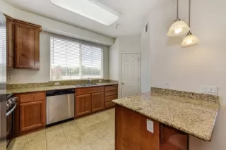 Photo #5: 221095037 Listing 