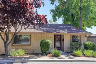 Photo #1: 221095092 Listing