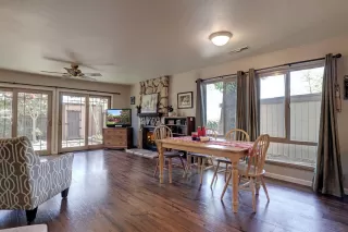 Photo #4: 221095092 Listing