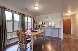 Photo #5: 221095092 Listing