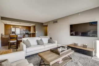 Photo #4: 221095560 Listing