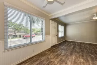 Photo #2: 221095742 Listing 