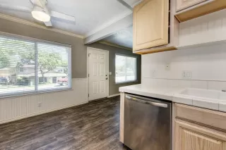 Photo #6: 221095742 Listing 