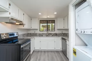 Photo #2: 221095778 Listing 