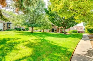 Photo #3: 221096132 Listing 