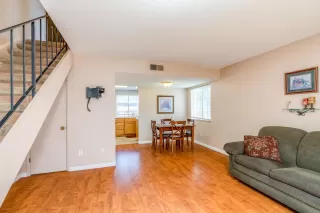 Photo #6: 221096132 Listing 