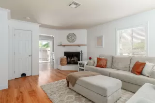 Photo #1: 221096717 Listing 