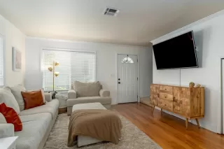 Photo #6: 221096717 Listing 