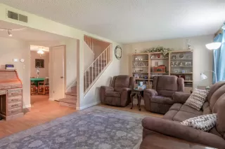 Photo #1: 221096957 Listing 