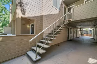 Photo #2: 221097539 Listing