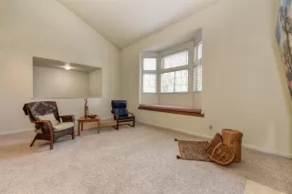 Photo #4: 221098321 Listing