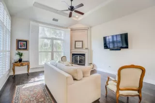 Photo #5: 221098658 Listing 