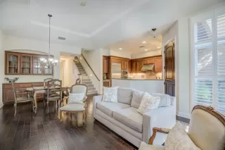 Photo #6: 221098658 Listing 