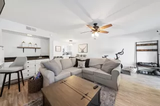 Photo #5: 221098792 Listing 