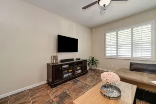 Photo #5: 221100077 Listing