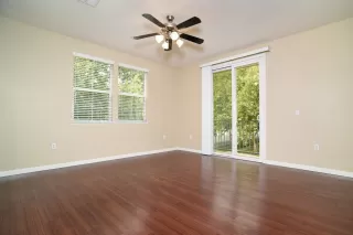 Photo #4: 221101060 Listing