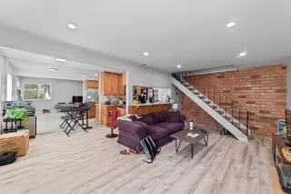 Photo #3: 221101295 Listing