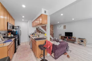 Photo #6: 221101295 Listing